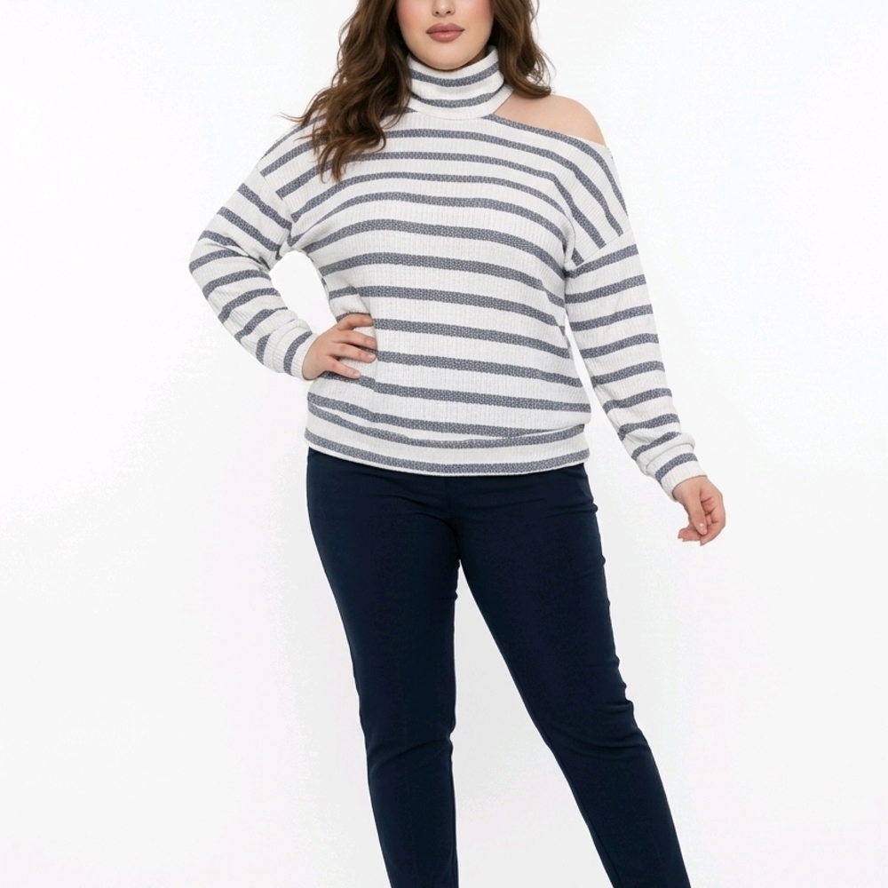 ANDREE BY UNIT Gray and White Striped Turtleneck Sweater